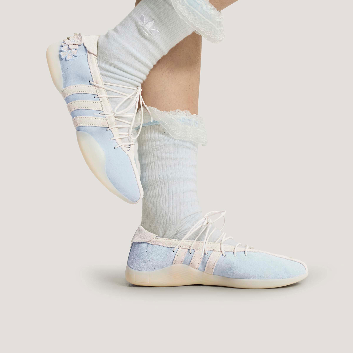 รองเท้าลำลองสไตล์บัลเล่ต์พื้นบ - Adidas Shoes Samba บทวิจารณ์และราคา
