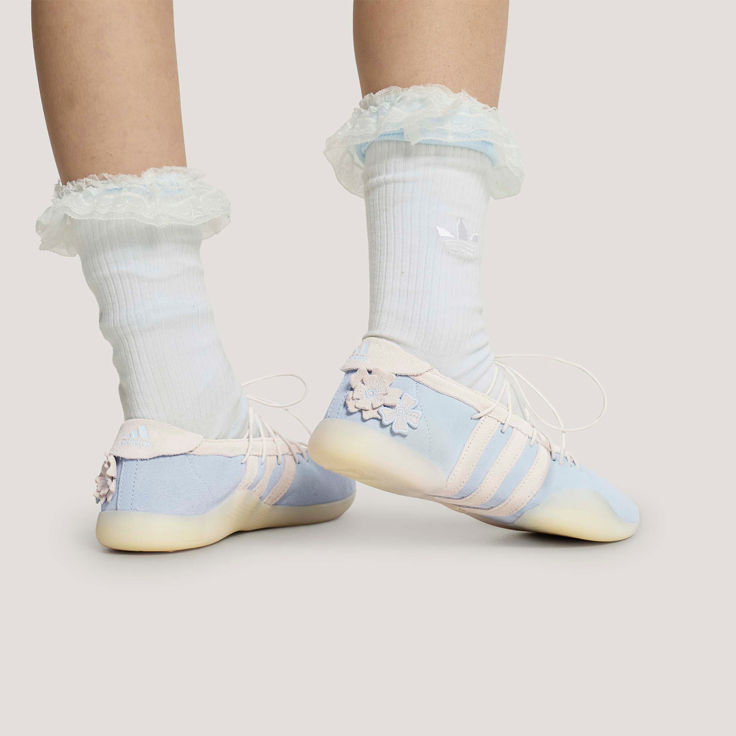 รองเท้าลำลองสไตล์บัลเล่ต์พื้นบ - Adidas Shoes Samba บทวิจารณ์และราคา